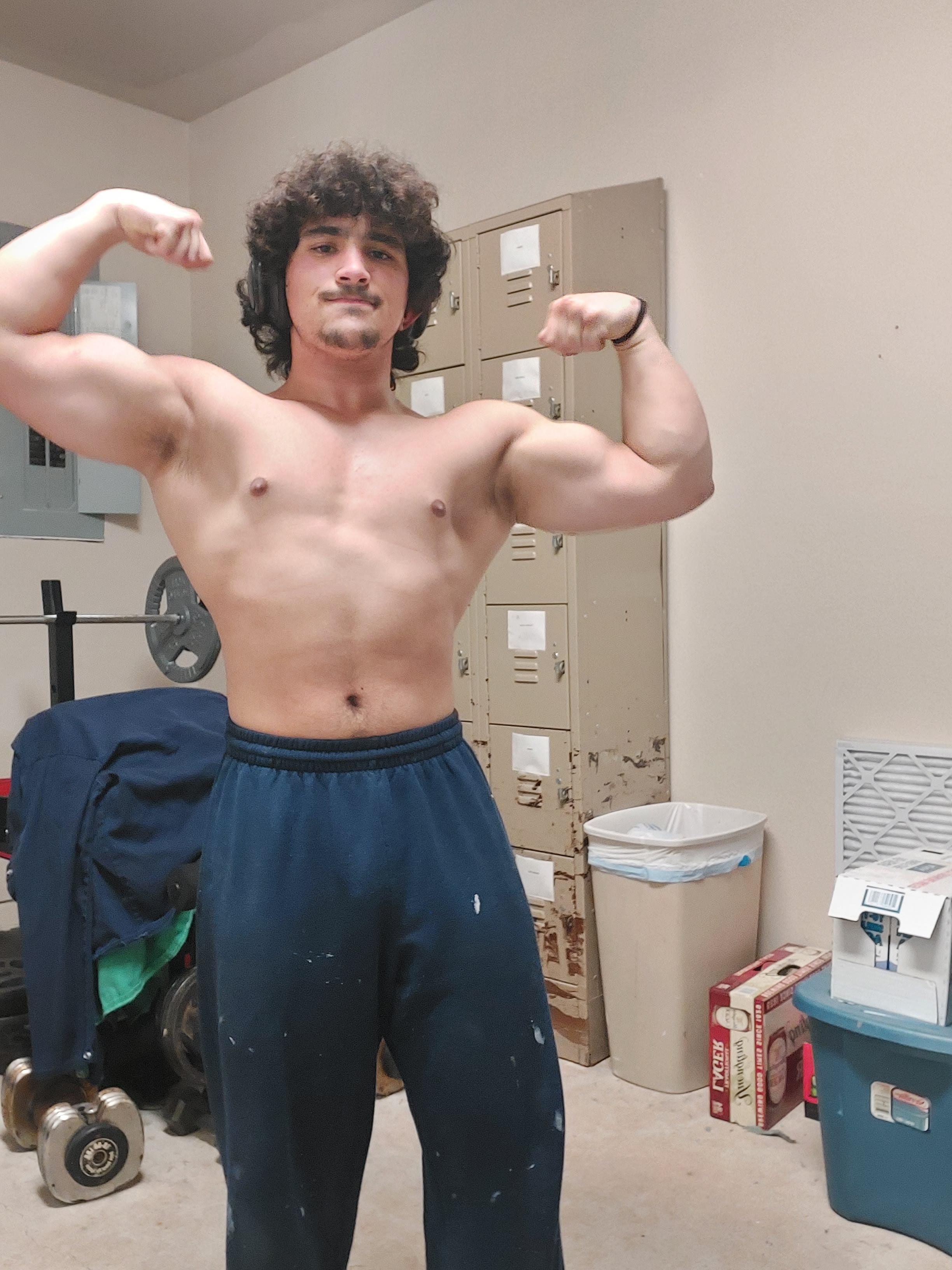files/gym-bros-is-this-good-for-2-years-of-progress-at-home-v0-2b4ywsmrsi1b1.jpg